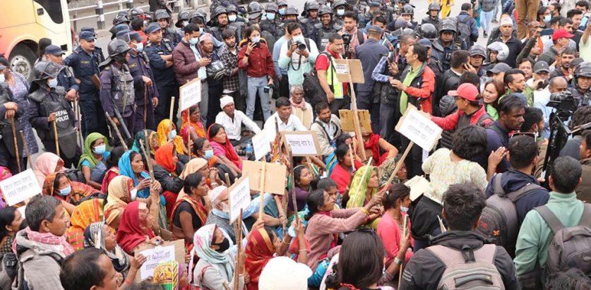 मिटरब्याजीले पीडितलाई अदालतभित्रै हातपात गरेपछि….