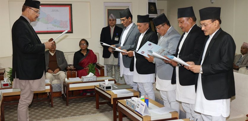 प्रधानन्यायाधीशले विशेष अदालतका अध्यक्ष र सदस्यको शपथ गराए