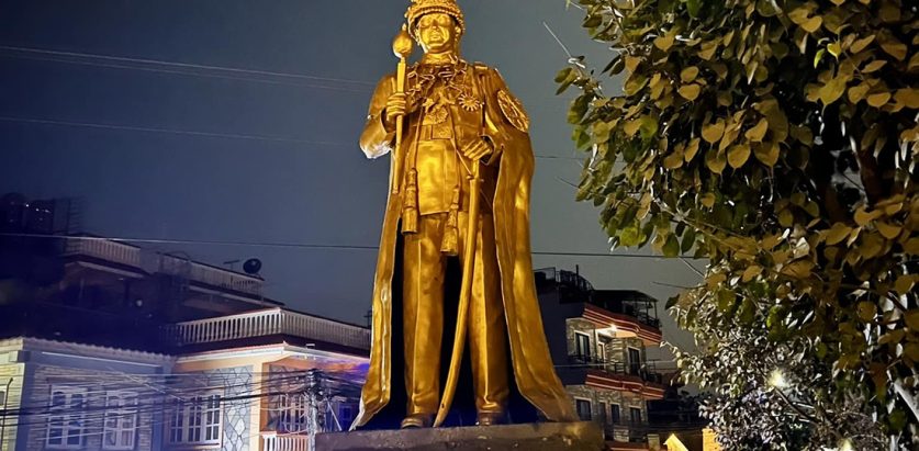 जनआन्दोलनमा हटाएको वीरेन्द्रको सालिक फेरि राखियो