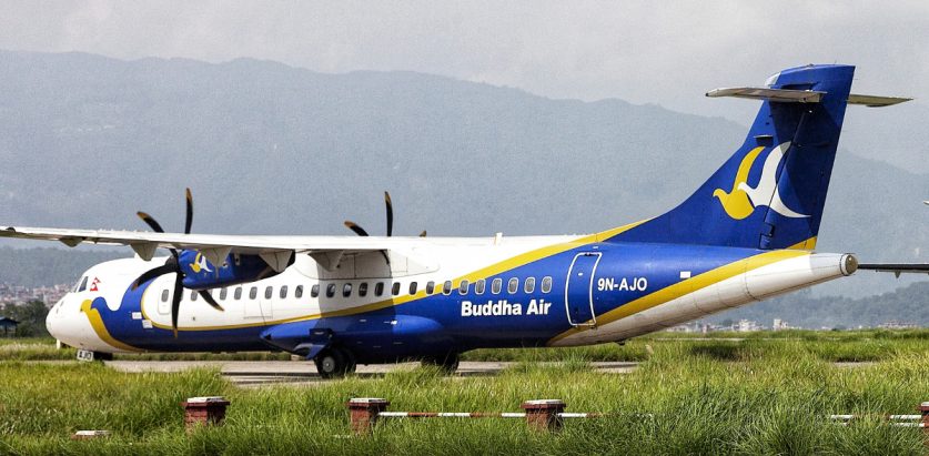 उड्न लागेको बुद्ध एयरको ढोका यात्रुले अनुमतिबिना खोलेपछि…