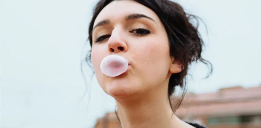 नेपालीले ५ महिनामा चुइगम पड्काएरै सके २६ करोड