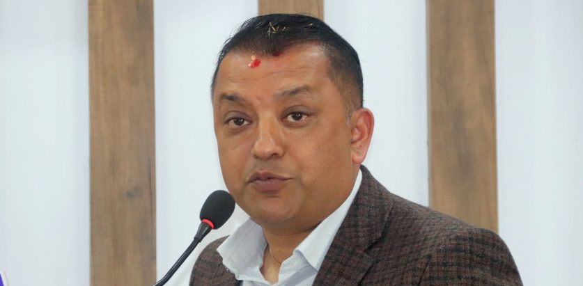 सबैको सम्पत्ति छानबिन गरौं मन्त्रालय पनि घटाउं : गगन थापा