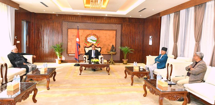 प्रधानमन्त्रीसँगै देउवा र ओली पनि बैठकमा सहभागी