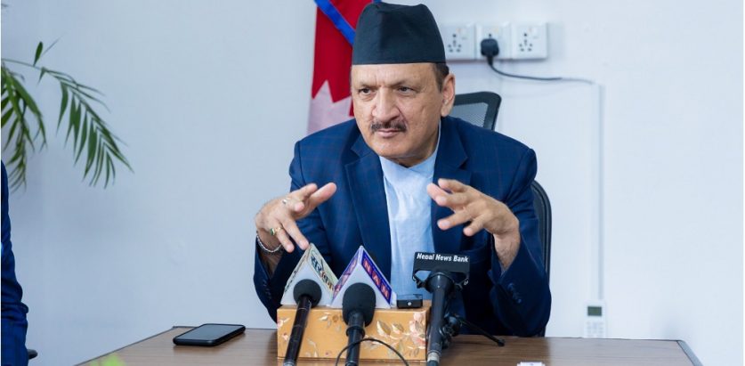 प्रधानमन्त्रीसँग सम्बन्ध बिग्रिएको छैन : अर्थमन्त्री महत