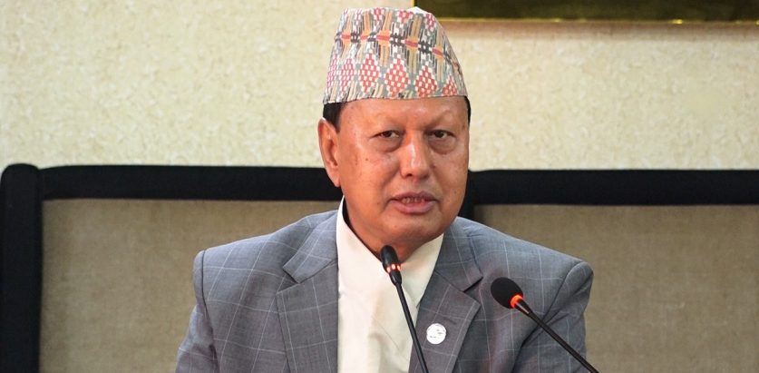 धम्क्याउँदैमा सरकार पछि हट्दैन भन्दै गोविन्द केसीप्रति स्वास्थ्यमन्त्रीको कटाक्ष