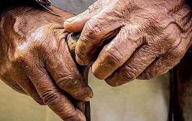 दलितभएकै कारण वृद्धाश्रमले पनि बस्न नदिएपछि……