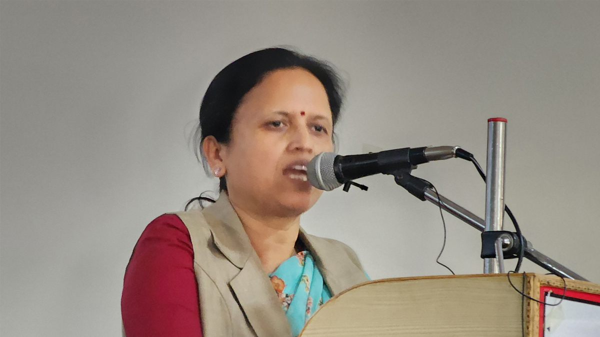 गाली गर्ने छुट कसैलाई छैन, ढिलो चाँडो कानुनी दायरामा ल्याइन्छ : सञ्चारमन्त्री शर्मा