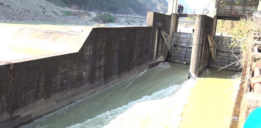 बेपत्ता युवक खोज्न सेतीको बाँध खोलियो