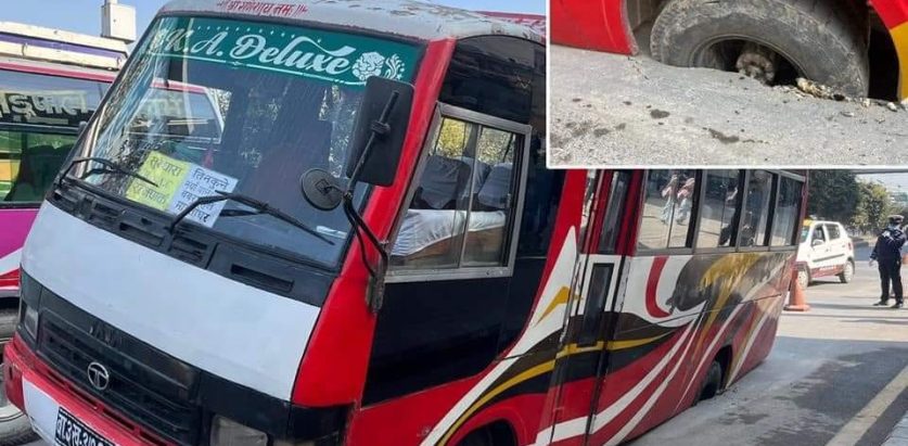 बानेश्वरको गुड्दागुड्दै भासियो बस