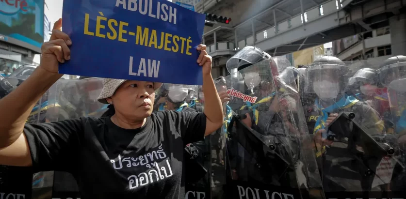 थाइल्यान्डमा राजतन्त्रको आलोचना गर्नेलाई ५० वर्षको जेल सजाय