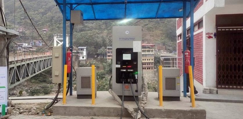 ‘चार्जिङ स्टेसन’ मर्मत नहुँदा सेवाग्राही समस्यामा