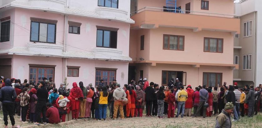 सीतापाइलामा आमा र दुई छाेरीकाे हत्या, श्रीमान् पनि झुन्डिएकाे अवस्थामा मृत भेटिए