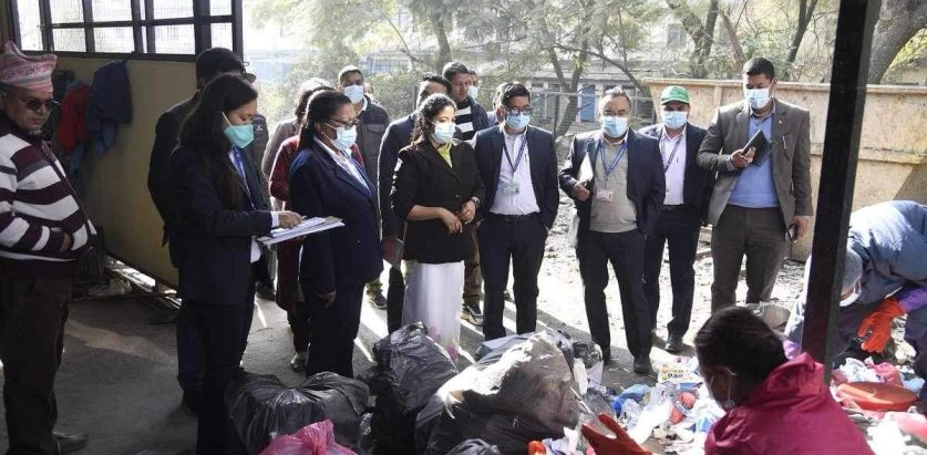 महानगरले रोक्यो कान्ति अस्पतालको फोहोर संकलन