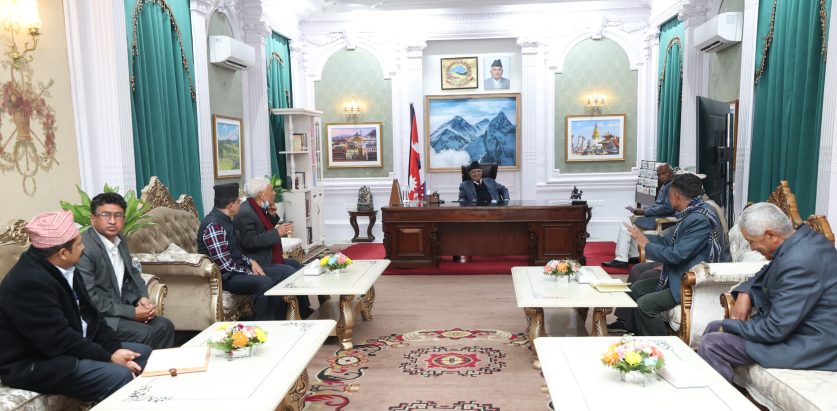 लघुवित्त र सहकारी पीडितका प्रतिनिधिसँग प्रधानमन्त्रीले- सरकारले पहल गरिरहेकाे छ, समस्या चाँडै समाधान हुन्छ