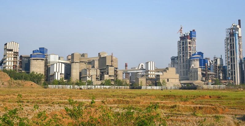 घोराही सिमेन्ट उद्योगमा स्थानीयको नाराबाजी, यस्तो छ कारण