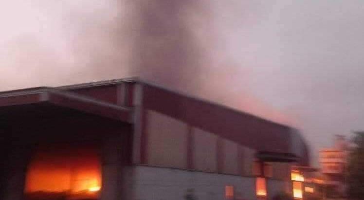 झापाको भगवती प्लाइ उधोगमा भीषण आगलागी