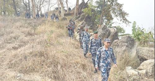 सशस्त्रको एक प्लटुन फौज २४सै घण्टा सीमा गस्तीमा