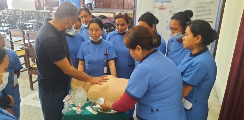 नेपाल मेडिकल कलेजका स्टाफ नर्सहरुलाई लाइफ सपोर्टको तालिम