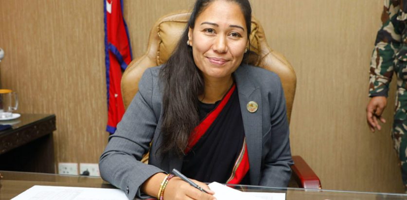 शिक्षामन्त्री सुमनाले कर्मचारीसँग छलफल गरेर मात्रै योजना बनाउने