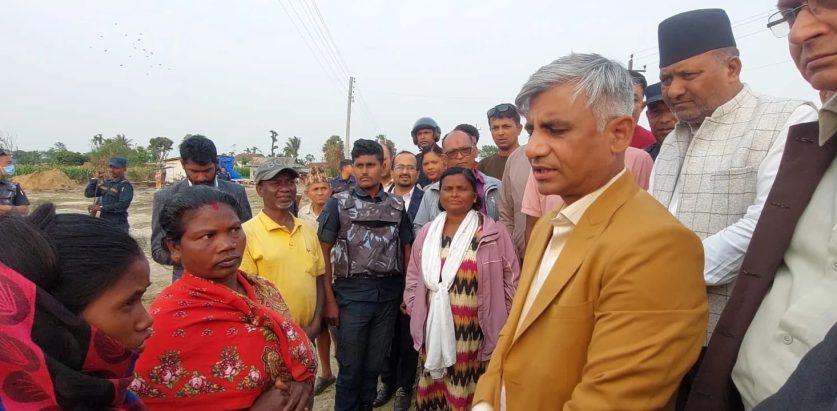 आगलागी पीडितको स्थायी घर निर्माणका लागि पहल गर्दै मुख्यमन्त्री कार्की