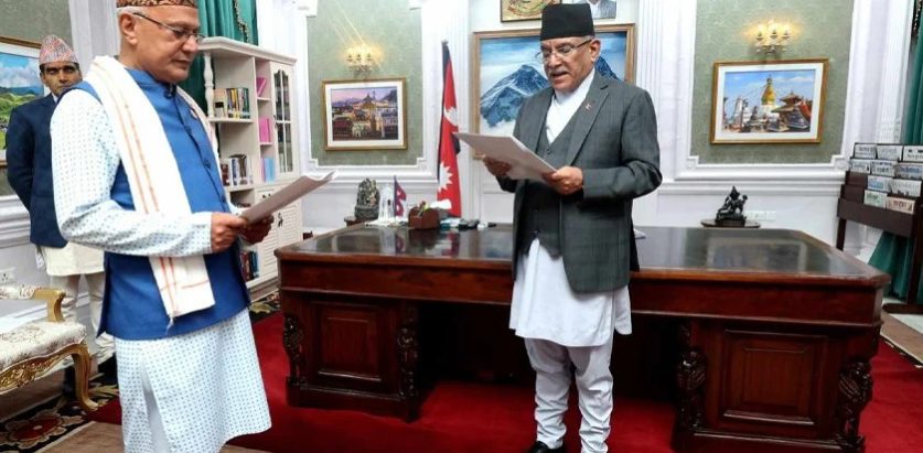 जसपाका दीपक कार्कीले लिए वन तथा वातावरण राज्यमन्त्रीको शपथ