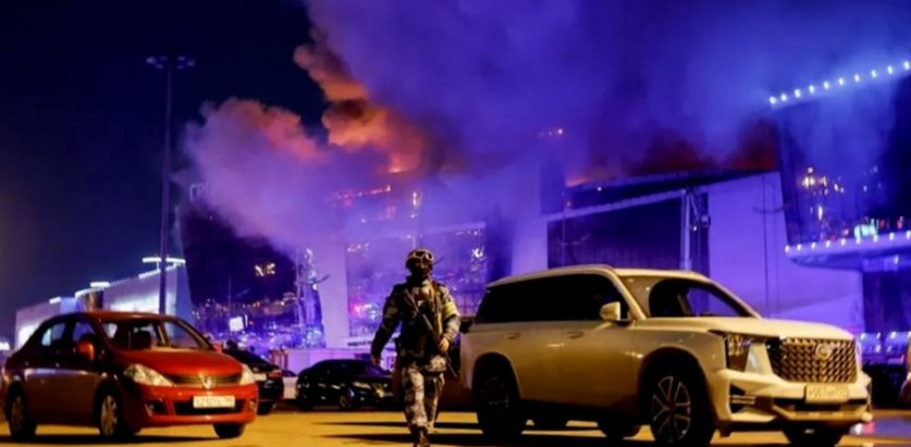 १३७ जनाको मृत्यु हुनेगरी मस्कोमा भएको आक्रमणका चार आरोपीलाई आतंकवादको मुद्दा चलाउँदै रुस