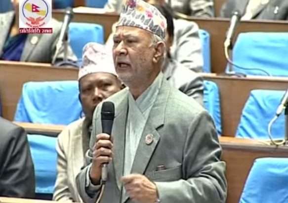 ठूला र गह्रुंगा भारतीय ट्रकहरूले नेपालको सडक बिगार्‍यो–रघुजी पन्त