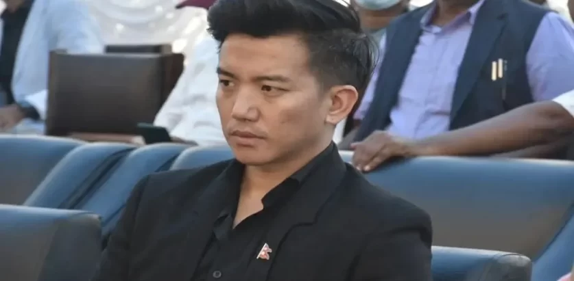 उपनिर्वाचनका लागि इलाम–२ मा एमालेले सुहाङसहित ६ जनाको नाम सिफारिस गरेको छ ।