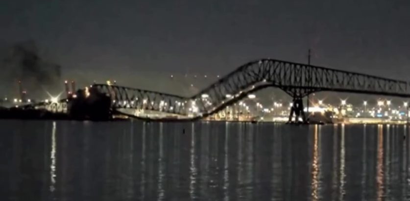 अमेरिकामा जहाज ठोक्किँदा पुल भत्कियो, धेरै सवारीसाधन पानीमा खसे