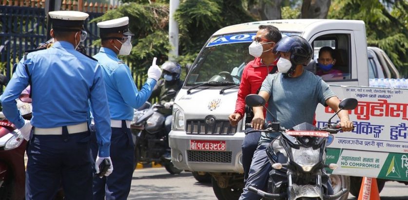 ट्राफिक प्रहरीको होली विशेष चेकिङ : ७८४ सवारी होल्ड, मापसे र लापसे गरी सवारी चलाउने १४७ जना नियन्त्रणमा