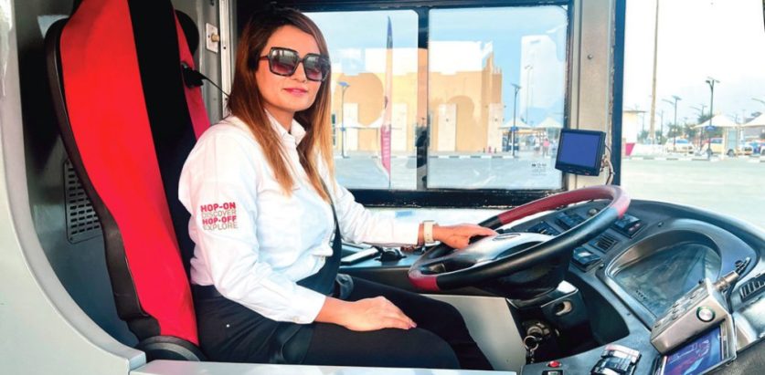 मध्यपूर्वमै दुईतले बस चलाउने पहिलो नेपाली महिला