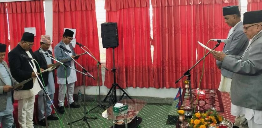 कर्णाली सरकारले पायाे पूर्णता, नवनियुक्त ६ मन्त्रीले लिए शपथ