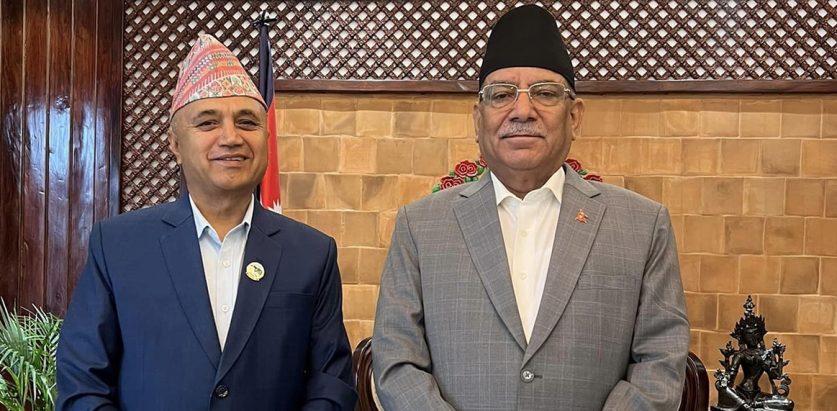 मुख्यमन्त्री अधिकारीले भेटे प्रधानमन्त्री