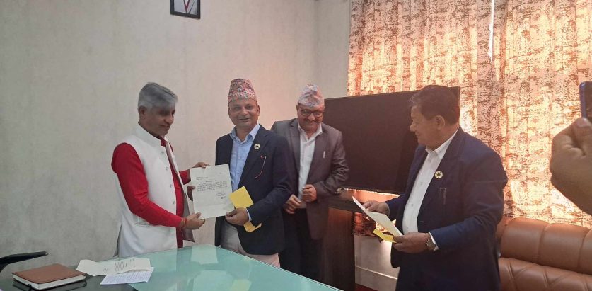 कोशी प्रदेशमा माओवादीका मन्त्रीले बुझाए राजीनामा