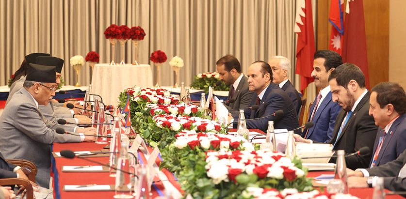प्रधानमन्त्रीको नेतृत्वमा कतारी अमिरसँग द्विपक्षीय वार्ता