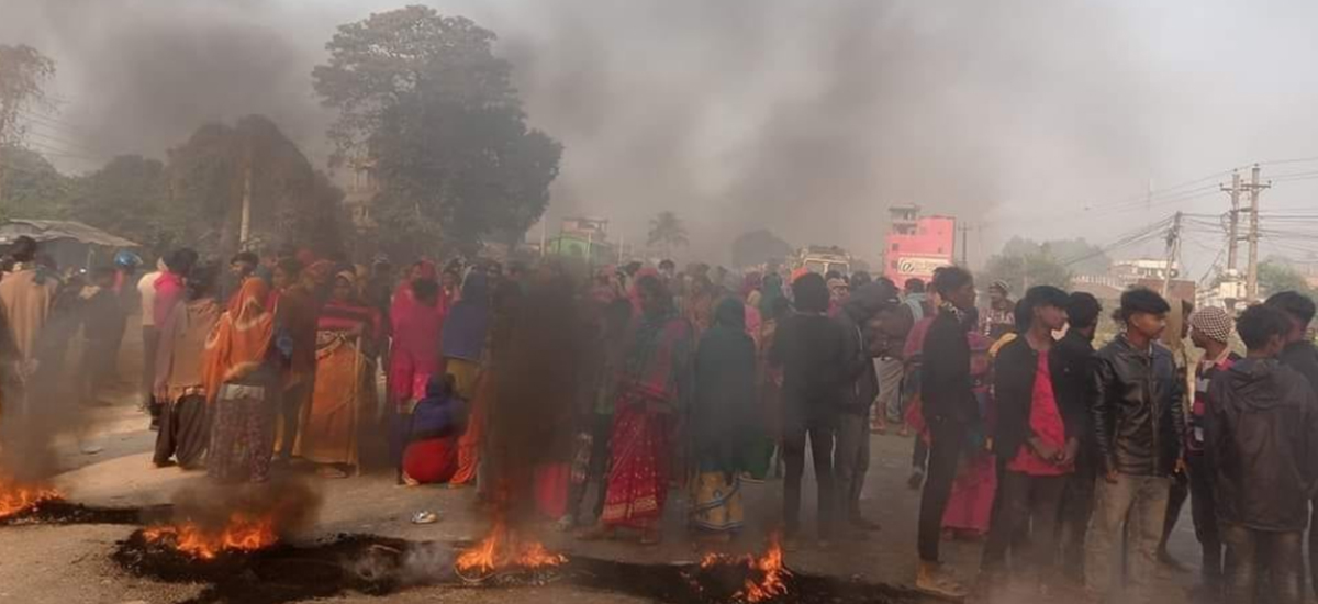 प्रेम सम्बन्धको विवादमा झडप, ७ सेल अश्रुग्यास प्रहार