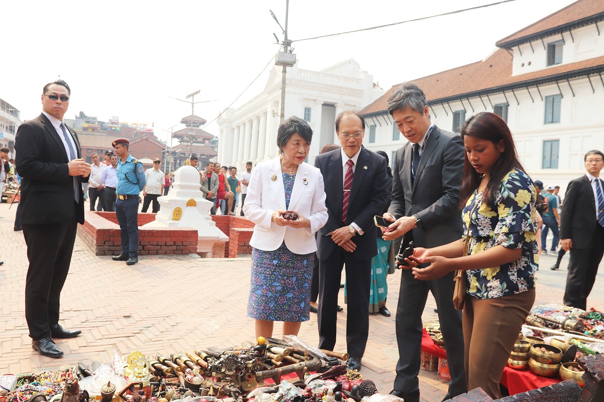 जापानी विदेशमन्त्री खामिखावाले गरिन् वसन्तपुर क्षेत्रको अवलोकन