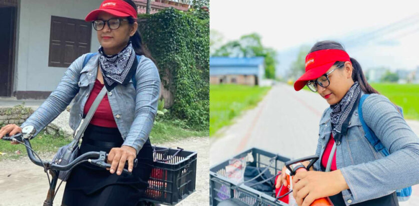 साइकलमा डुलेर चिया बेच्दै झापा बिर्तामोडकी मिना