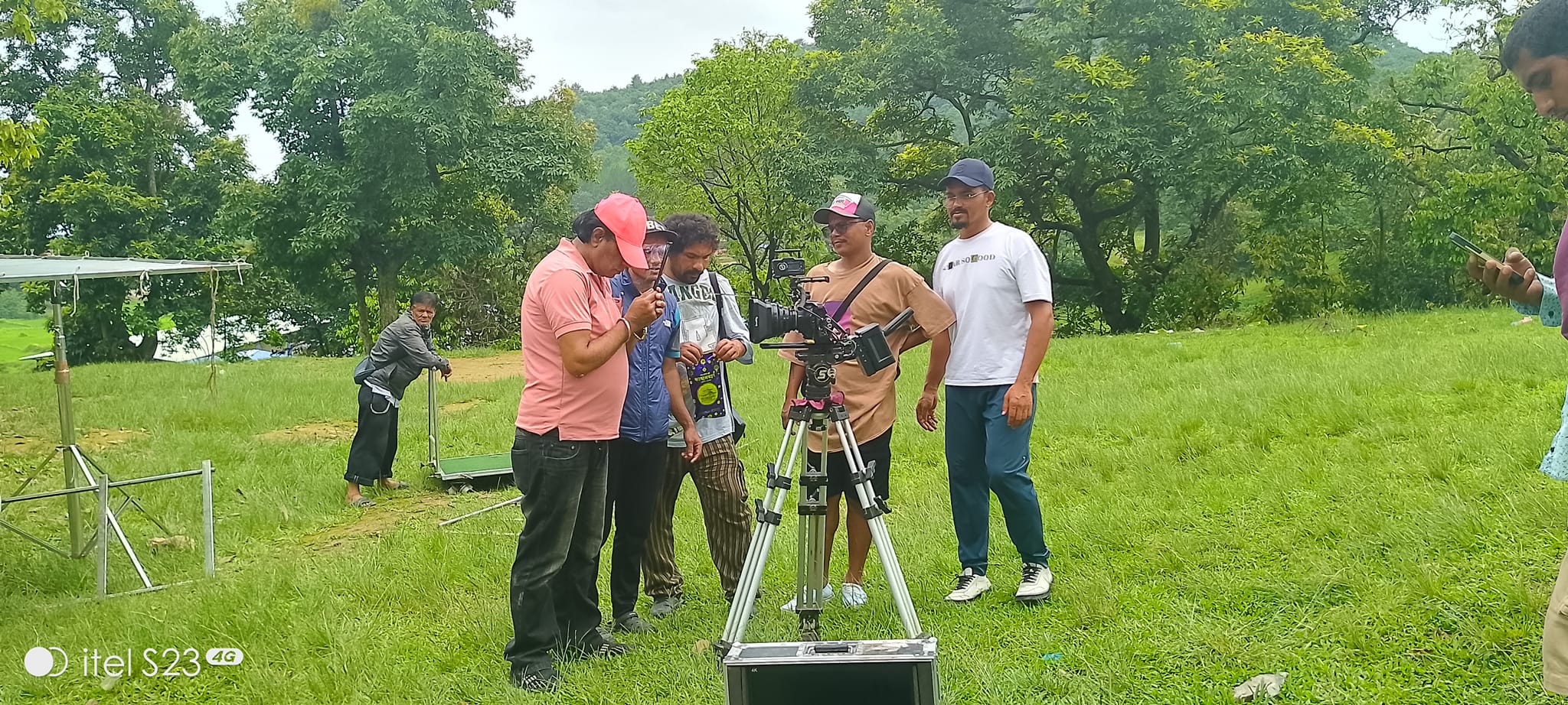 निर्देशक शंकर अधिकारी घायलको निर्देशनमा गीत गोर्खा पल्टन आउँदै