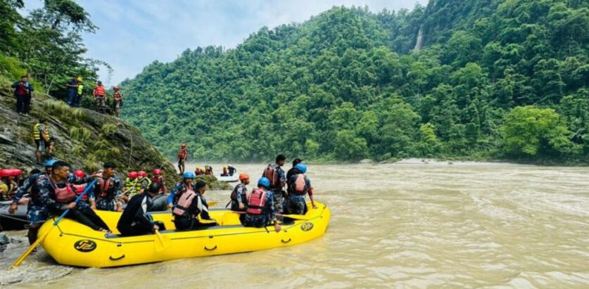 सिमलताल बस दुर्घटना : बेपत्ता यात्रु र बसको खोजी गर्न भारतीय टोली आइपुग्यो