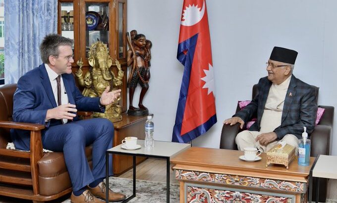 प्रधानमन्त्री ओलीसँग अमेरिकी राजदूत डीन आर थोमसनले गरे शिष्टाचार भेटवार्ता