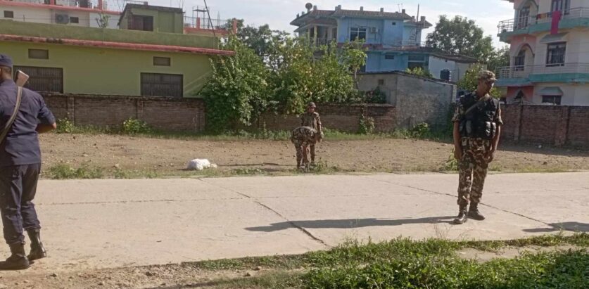 देउवा निवास अगाडि फेला परेको शङ्कास्पद वस्तुभित्र माटो भेटियो