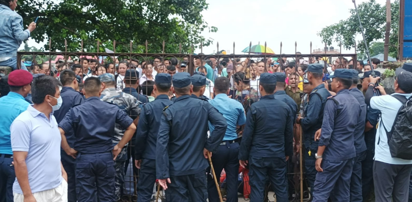 स्थित तनावग्रस्त हुने देखिएपछि धरानमा हर्क साम्पाङले बोलाए दलहरुलाई वार्तामा