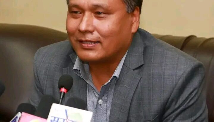 कुमानलाई हटाएपछी सरकारमाथी खनिए नेतादेखी कलाकारसम