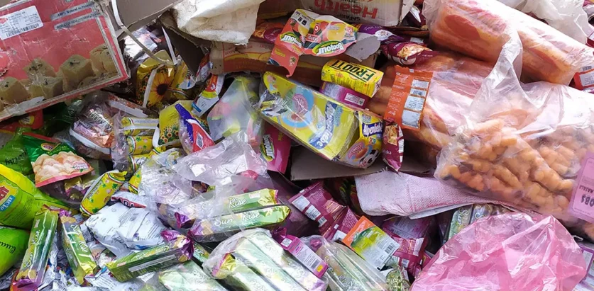 धुलिखेलका अधिकांश पसलमा भेटीयो म्याद गुज्रिएका सामान, तिराइयो यस्तो जरिवाना