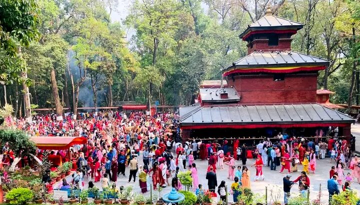 चैते दसैँमा कालिका भगवती मन्दिरमा भक्तजनले चढाए ४२ लाख भेटी 