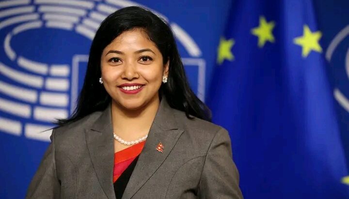 काठमाडौं भ्युटावर भत्काउनु पर्ने पक्षमा सुनिता डंगोल