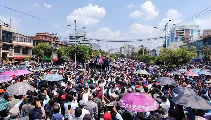 शिक्षक आन्दोलनले १२ का  विध्यार्थीको भविष्य जोखिममा