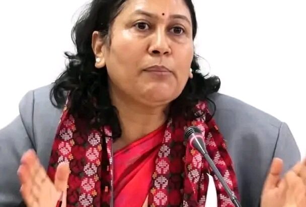 शिक्षामन्त्रीले भट्टराईले अचानक दिइन् राजीनामा