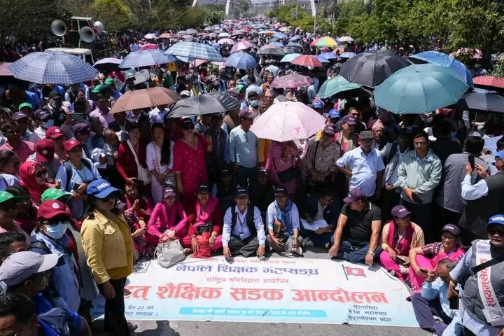 किन शिक्षामन्त्रीलाई नभेटी फर्कियो शिक्षक महासंघको टोली ?